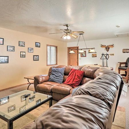Munds Park Cabin With Fire Pit And Wraparound Porch! Extérieur photo